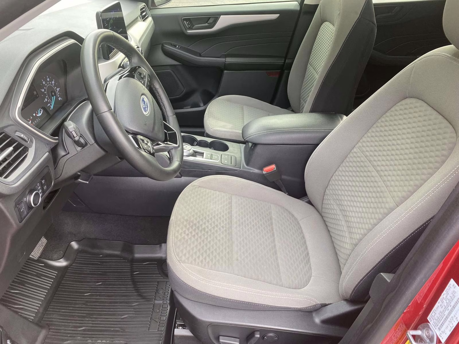 2022 Rapid Red Metallic Tinted Clearcoat Ford Escape SE FWD SUV