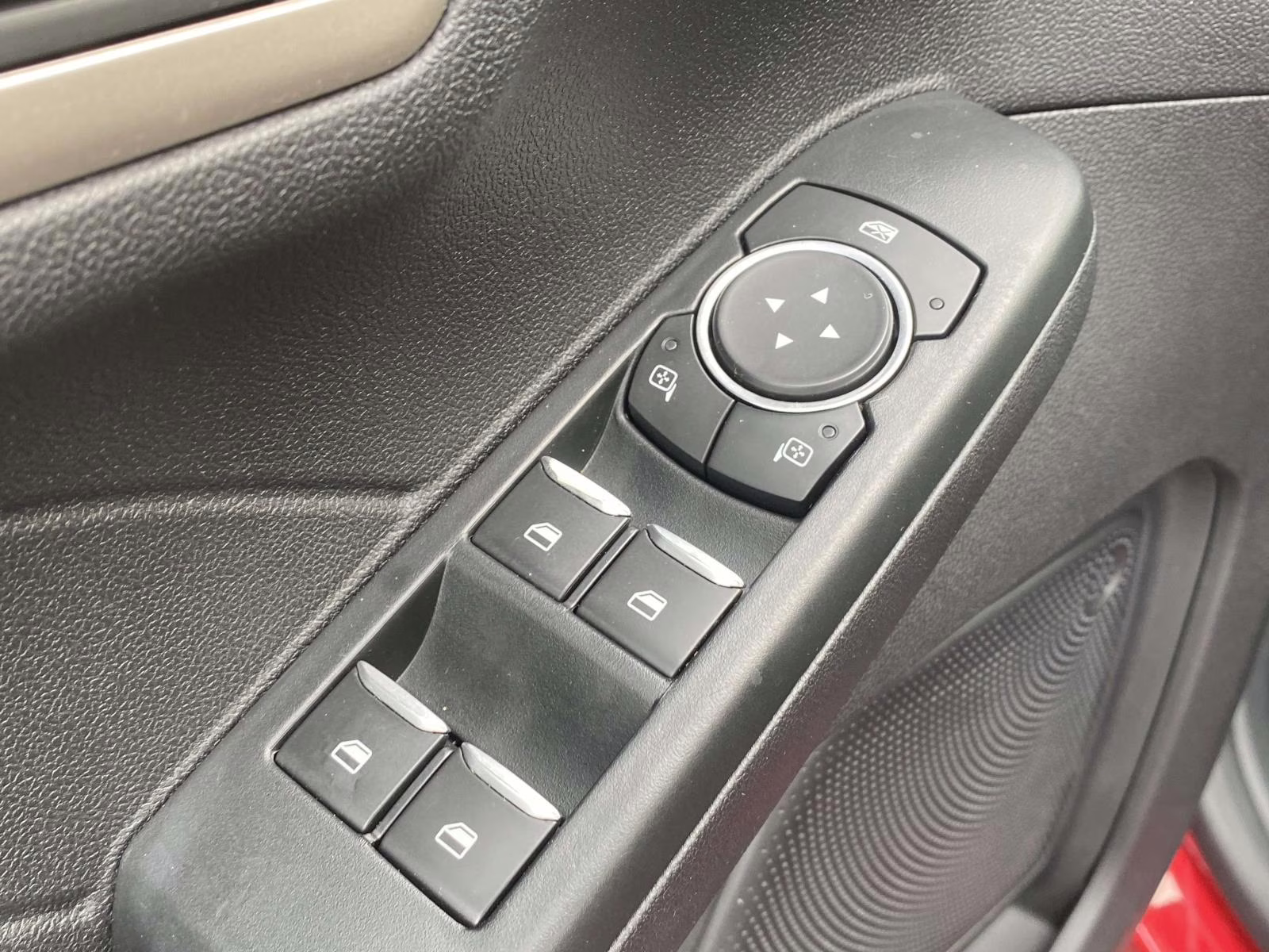 2022 Rapid Red Metallic Tinted Clearcoat Ford Escape SE FWD SUV