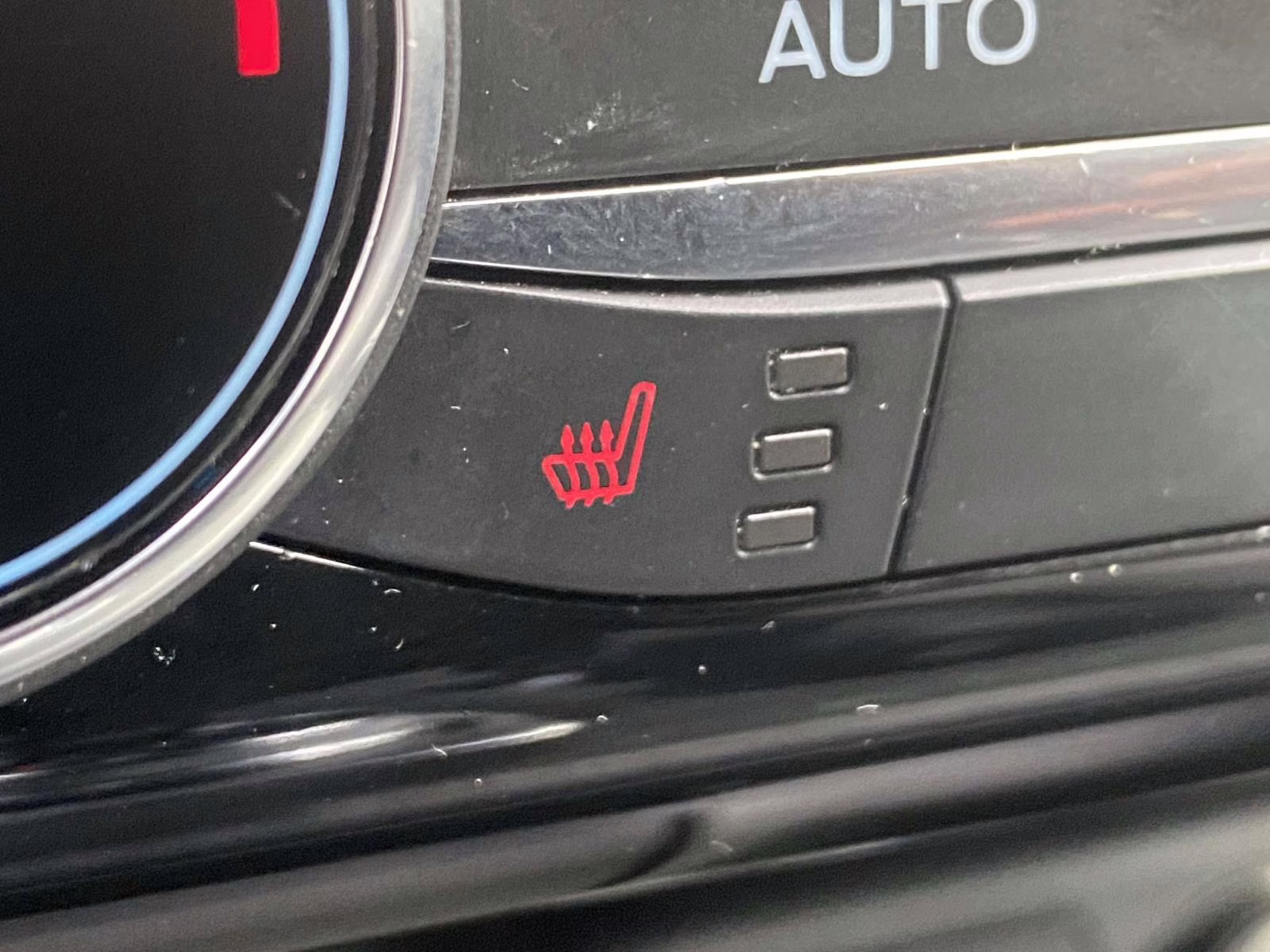 2022 Rapid Red Metallic Tinted Clearcoat Ford Escape SE FWD SUV