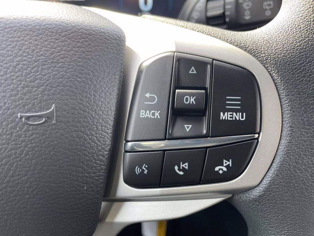 2026 White Ford Explorer Active RWD SUV