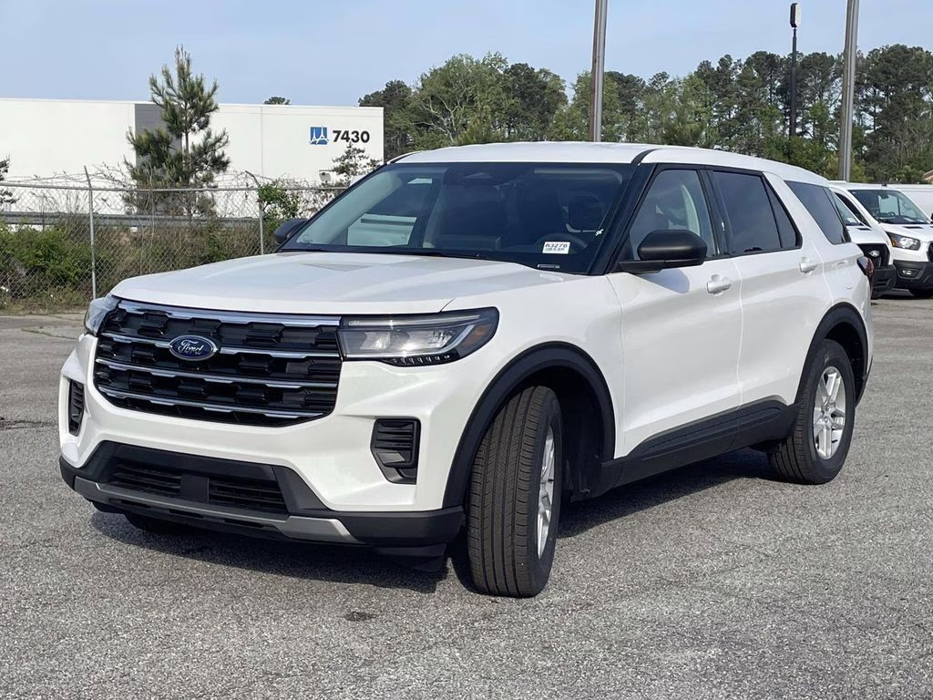 2026 White Ford Explorer Active RWD SUV