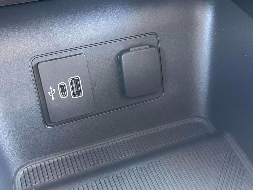 2026 Gray Metallic Ford Explorer Active RWD SUV