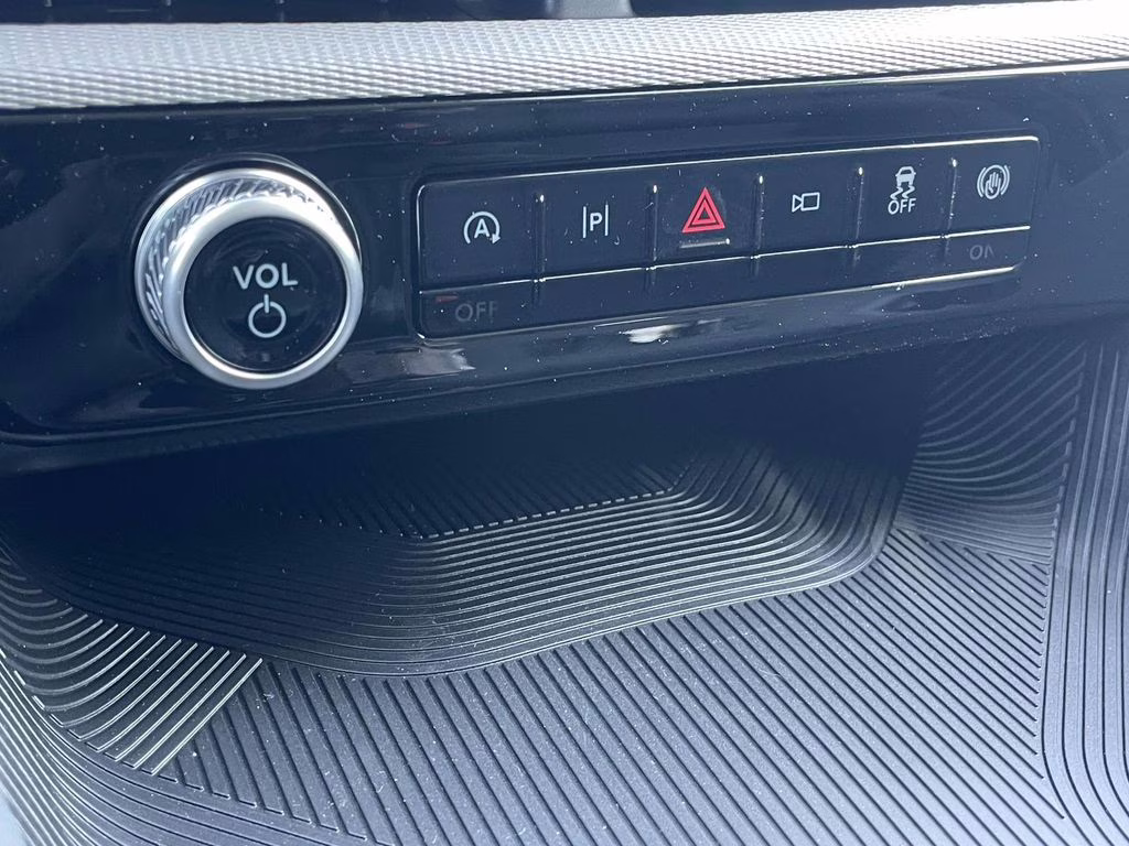 2026 White Metallic Ford Explorer Active RWD SUV