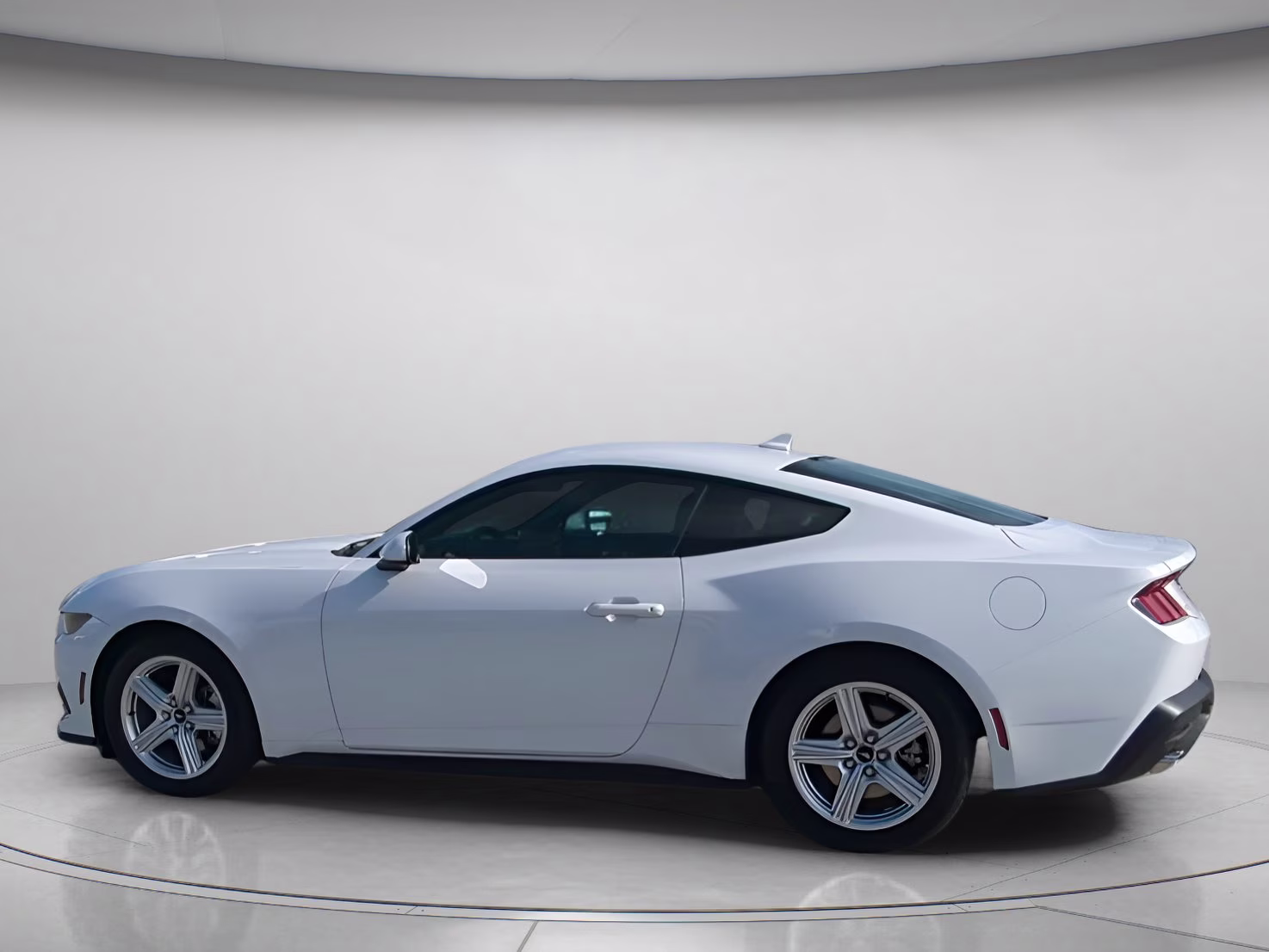2026 Oxford White Ford Mustang EcoBoost RWD Coupe