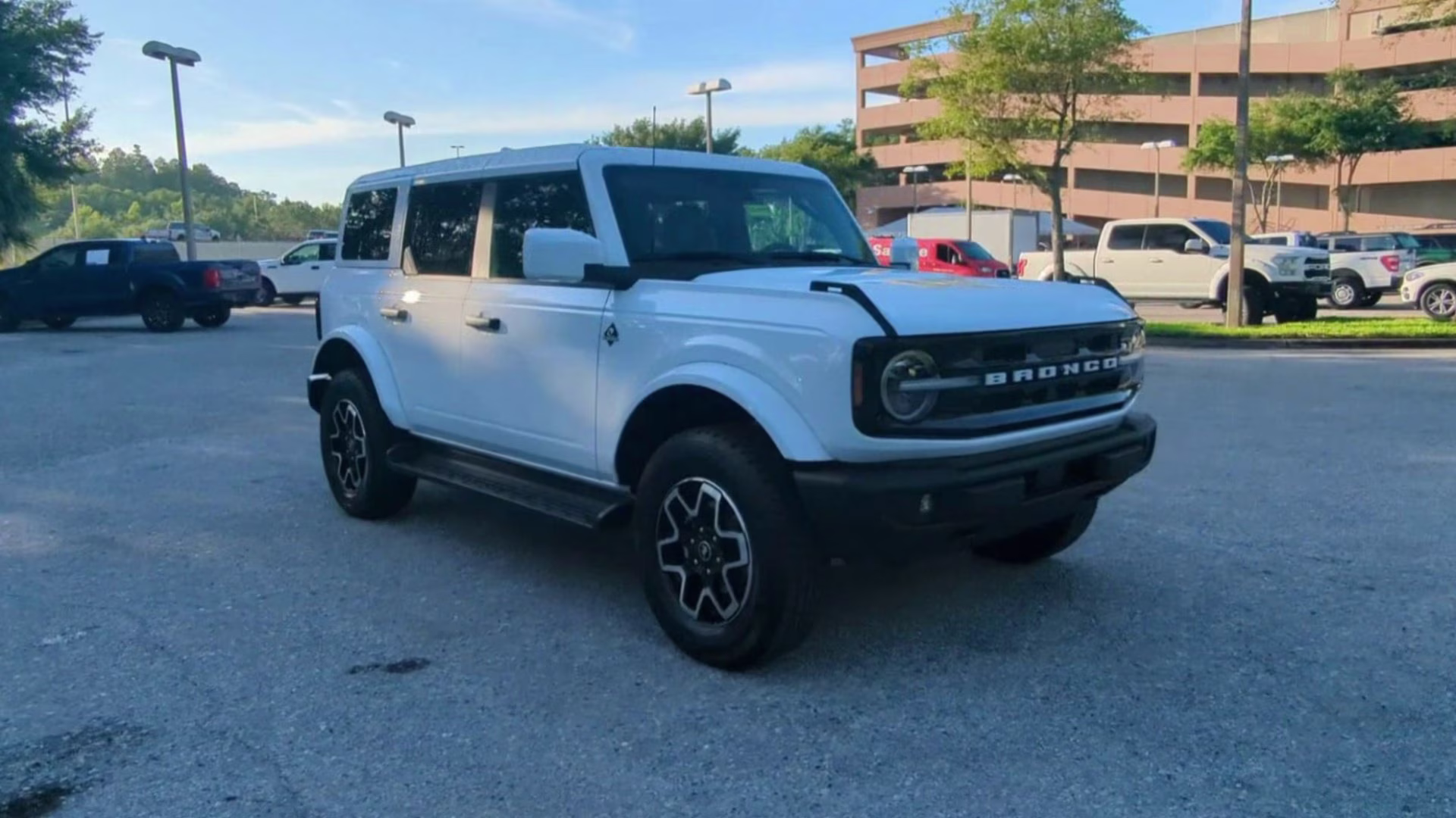 2026 Oxford White Ford Bronco Outer Banks 4X4 Convertible