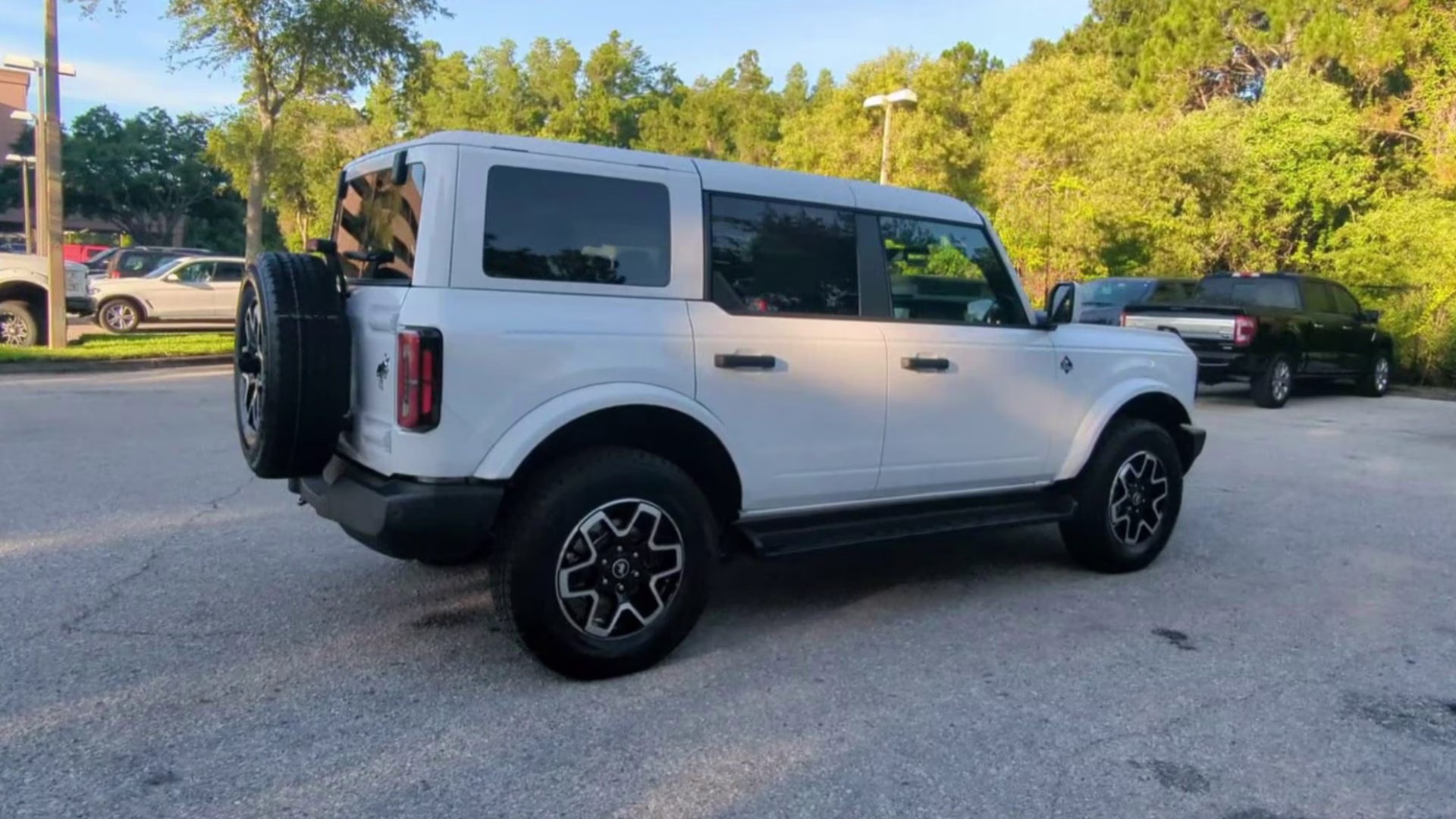 2026 Oxford White Ford Bronco Outer Banks 4X4 Convertible