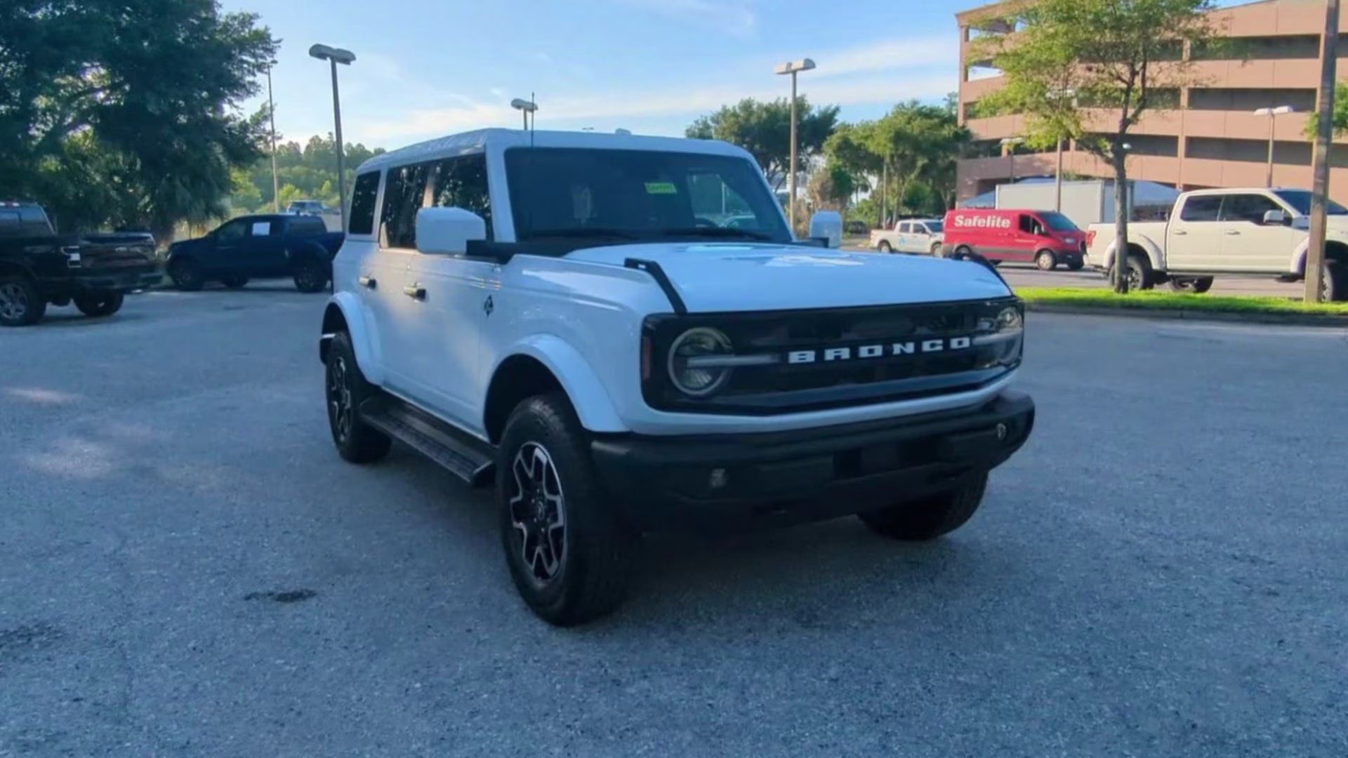 2026 Oxford White Ford Bronco Outer Banks 4X4 Convertible