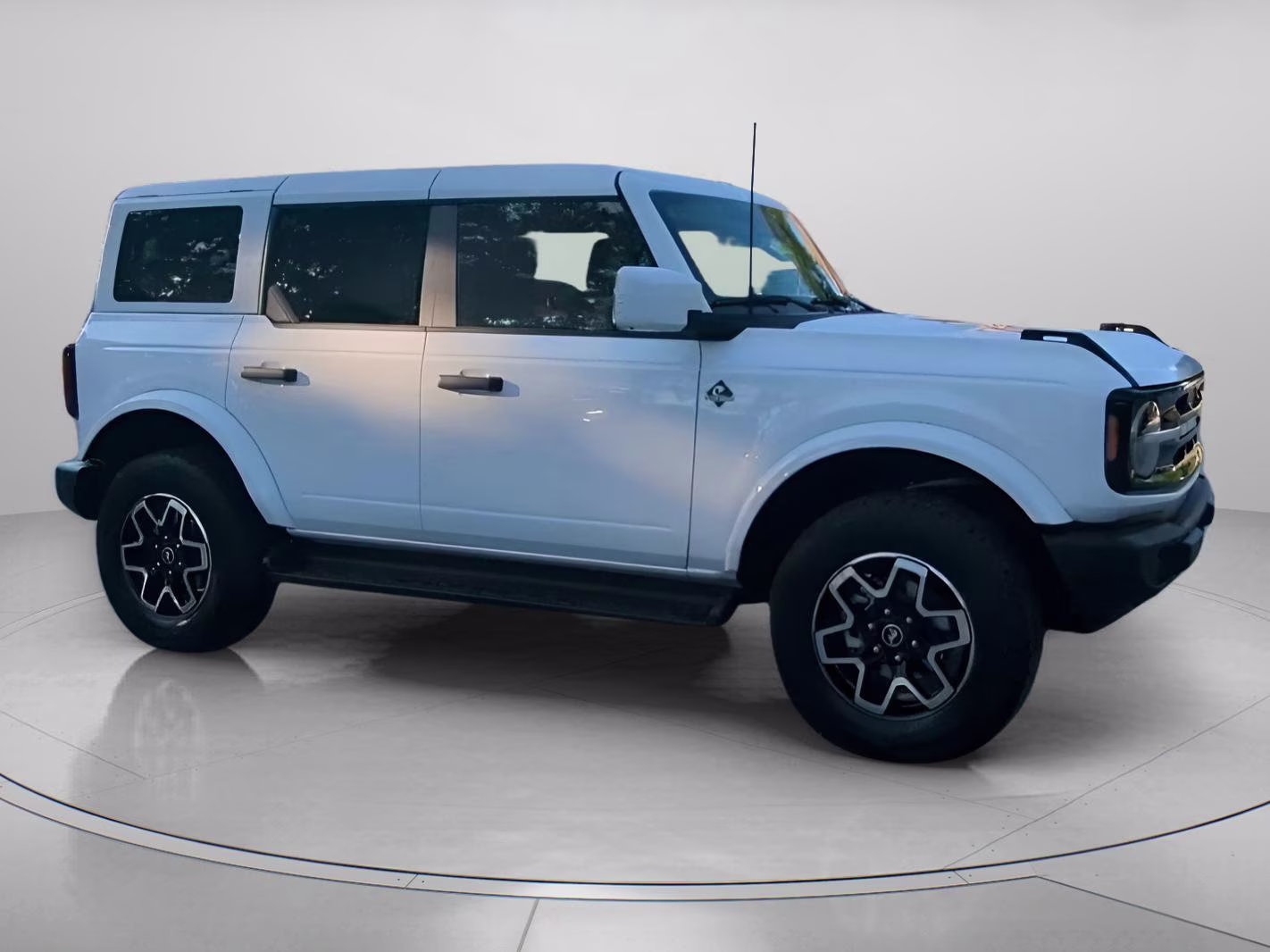 2026 Oxford White Ford Bronco Outer Banks 4X4 Convertible