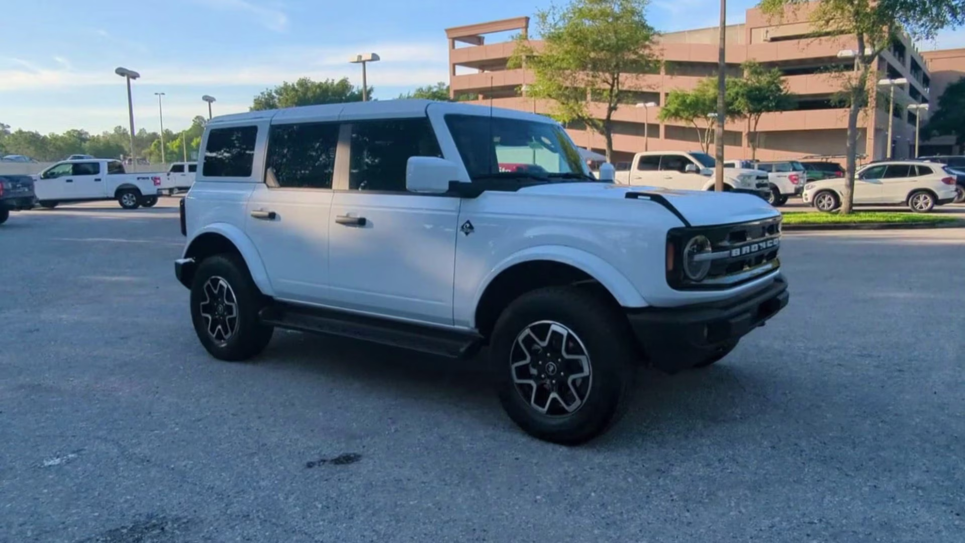 2026 Oxford White Ford Bronco Outer Banks 4X4 Convertible