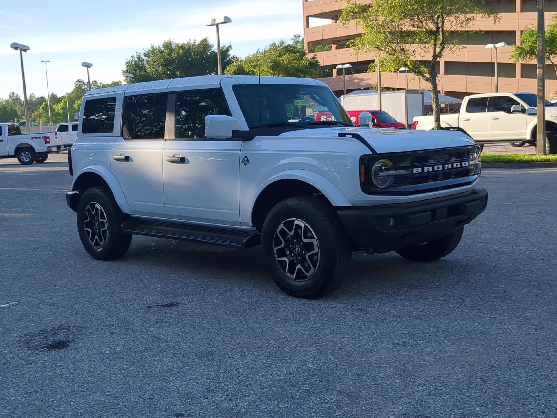 2026 Oxford White Ford Bronco Outer Banks 4X4 Convertible