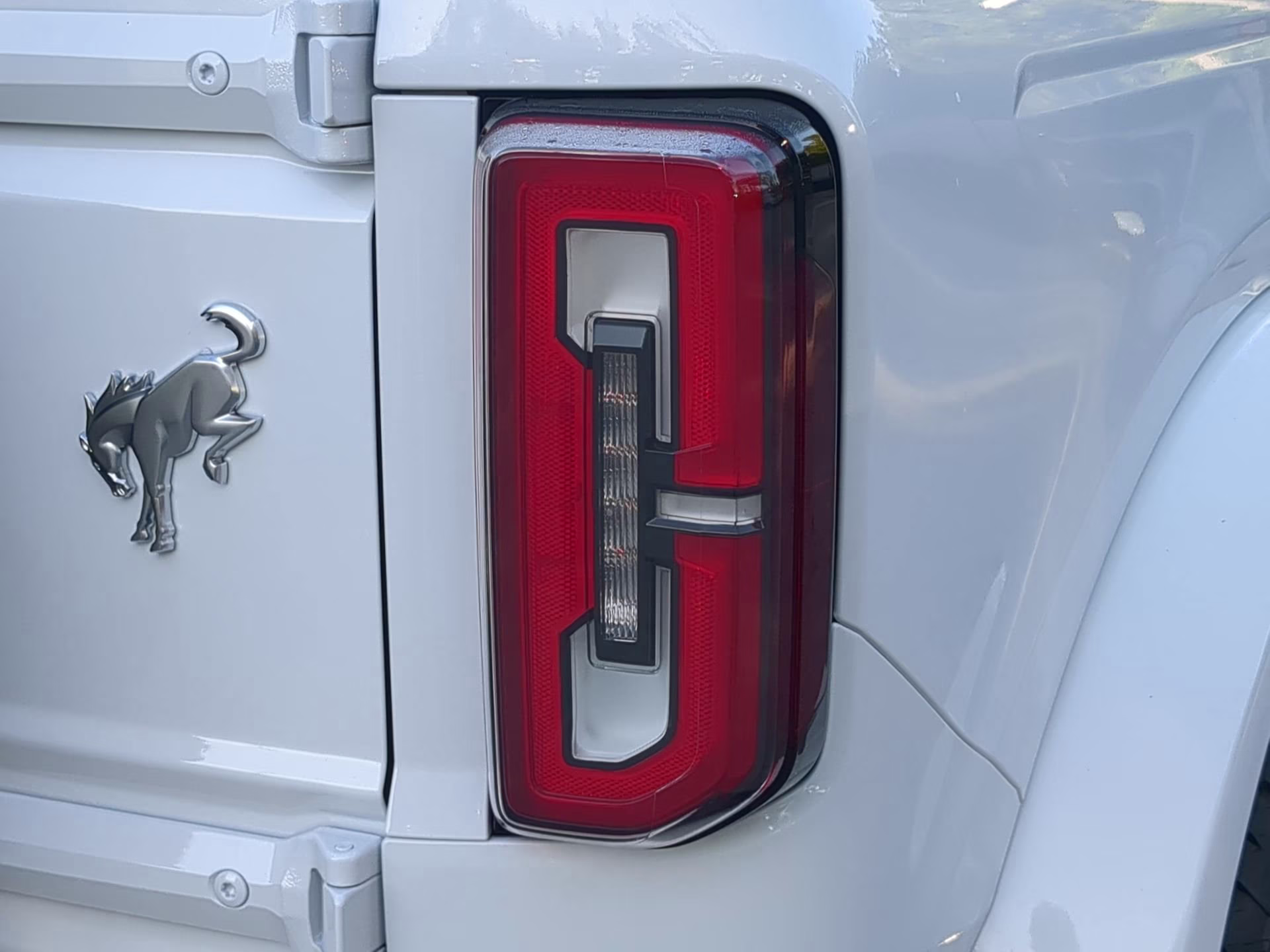 2026 Oxford White Ford Bronco Outer Banks 4X4 Convertible