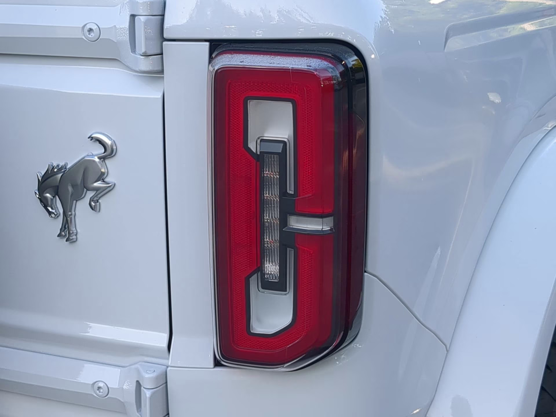 2026 Oxford White Ford Bronco Outer Banks 4X4 Convertible