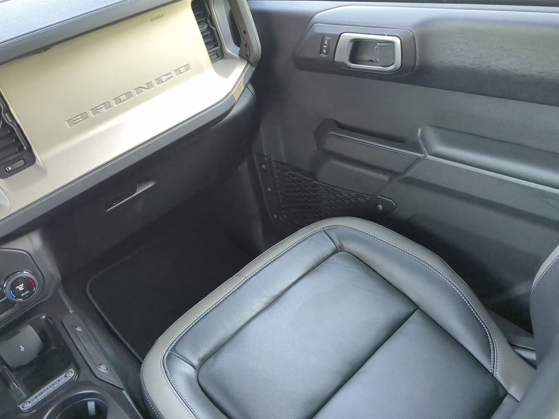 2026 Oxford White Ford Bronco Outer Banks 4X4 Convertible