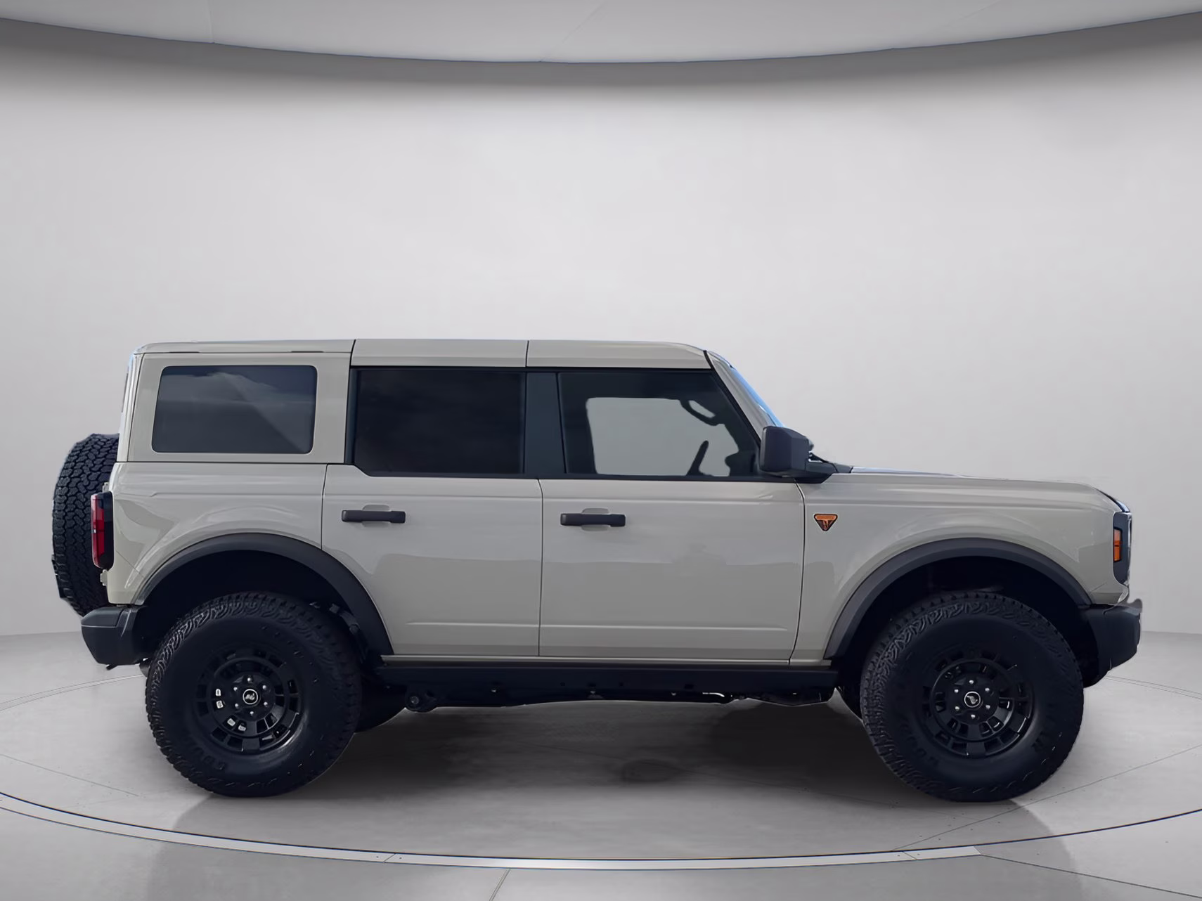 2026 Beige Ford Bronco Badlands 4X4 Convertible