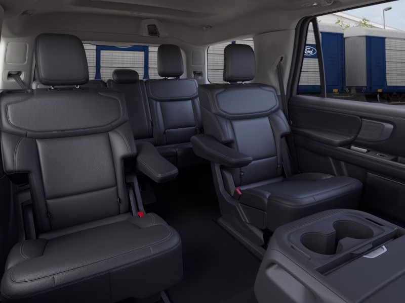 2026 Star White Metallic Tri-Coat Ford Expedition Platinum 4X4 SUV