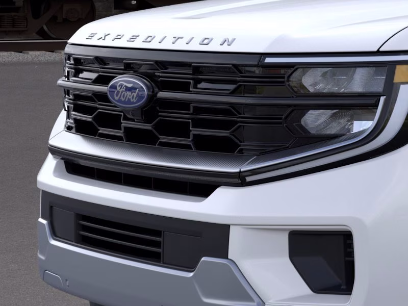 2026 Star White Metallic Tri-Coat Ford Expedition Platinum 4X4 SUV