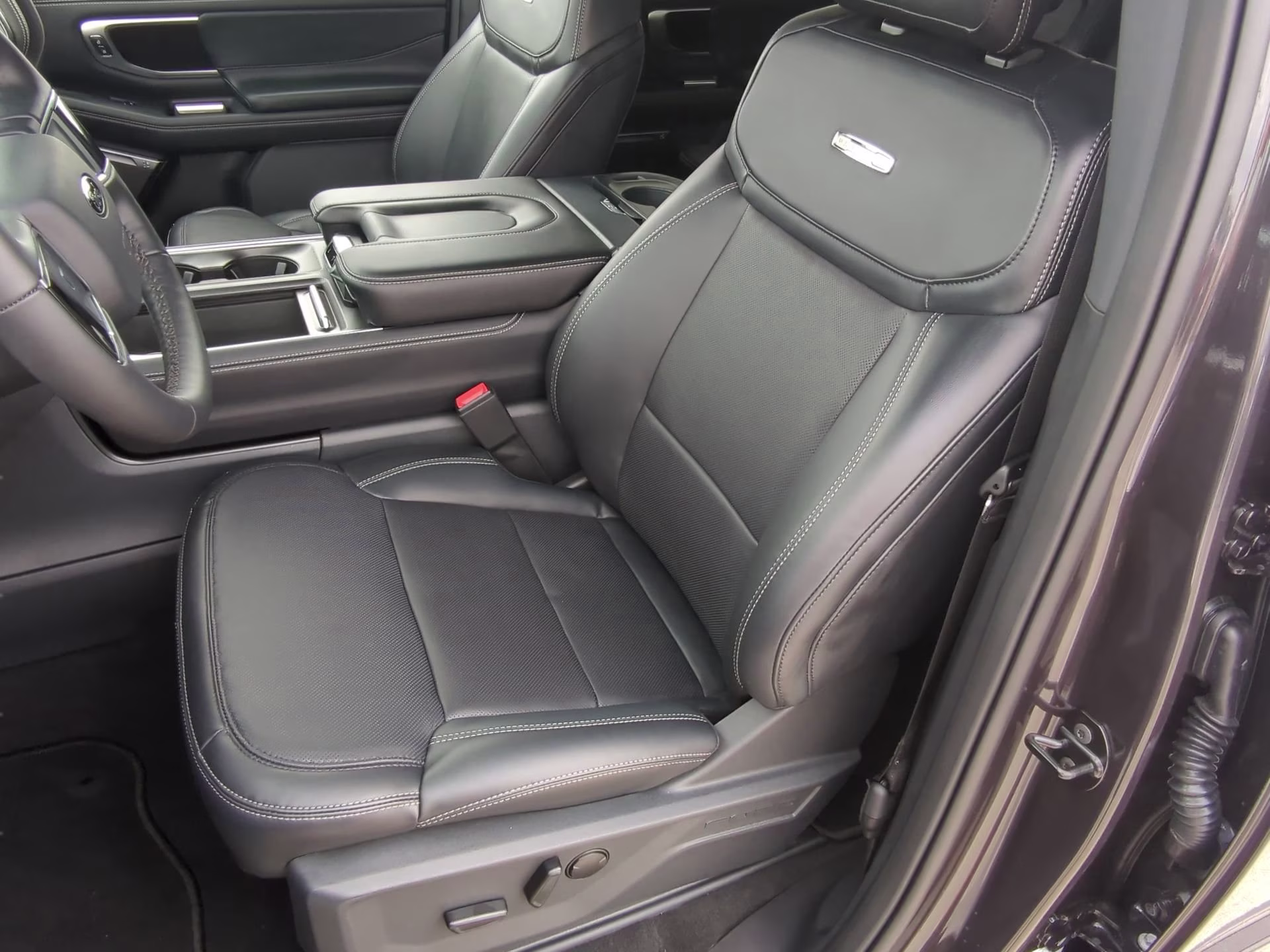 2026 Dark Matter Gray Metallic Ford Expedition Platinum 4X4 SUV
