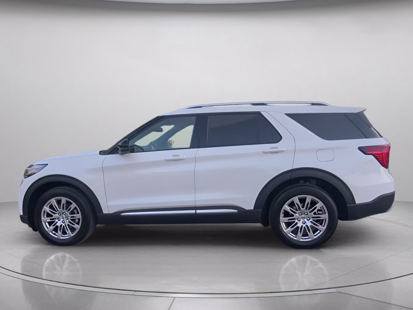 2026 Space White Metallic Ford Explorer Platinum RWD SUV
