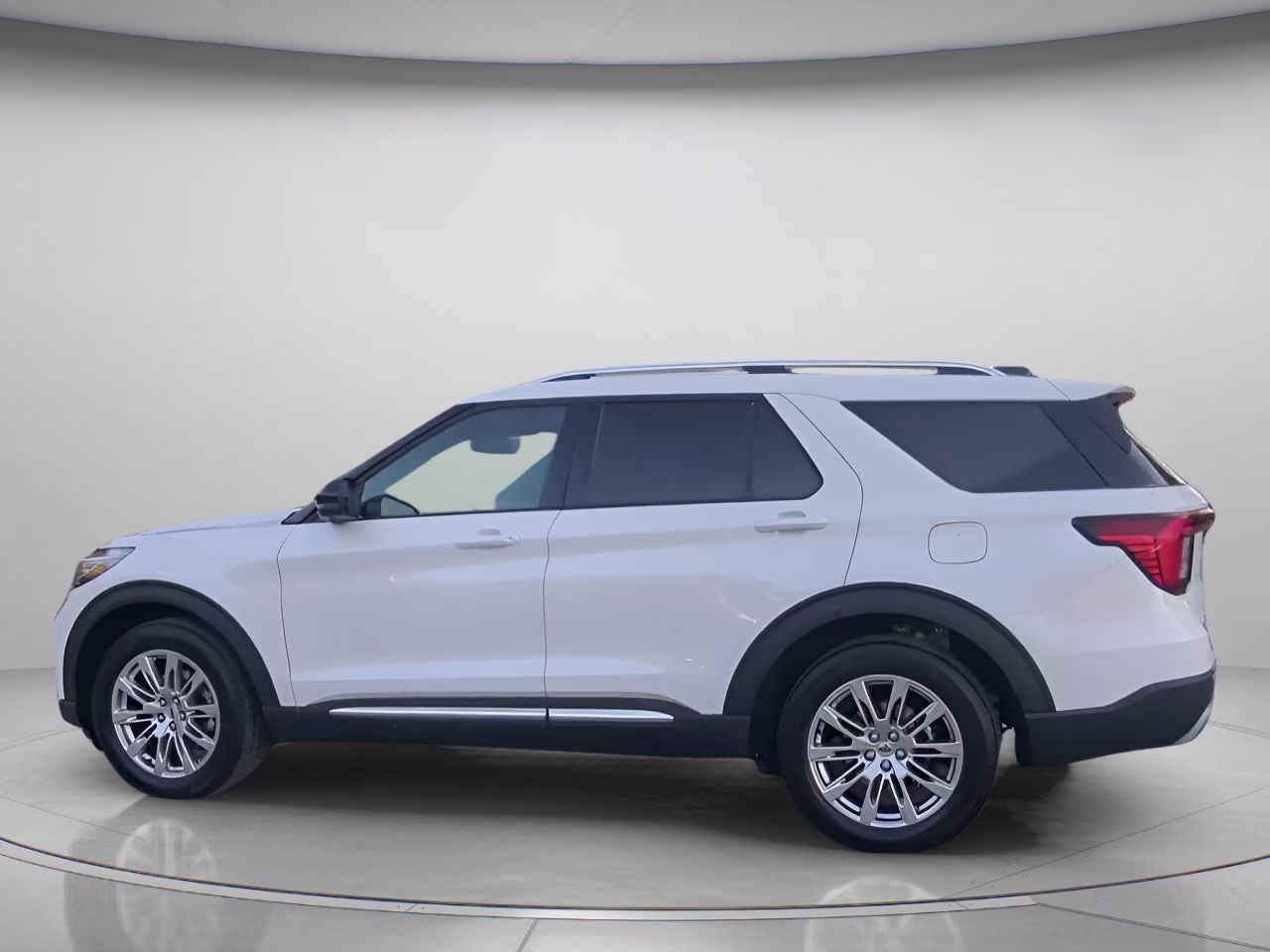 2026 Space White Metallic Ford Explorer Platinum RWD SUV