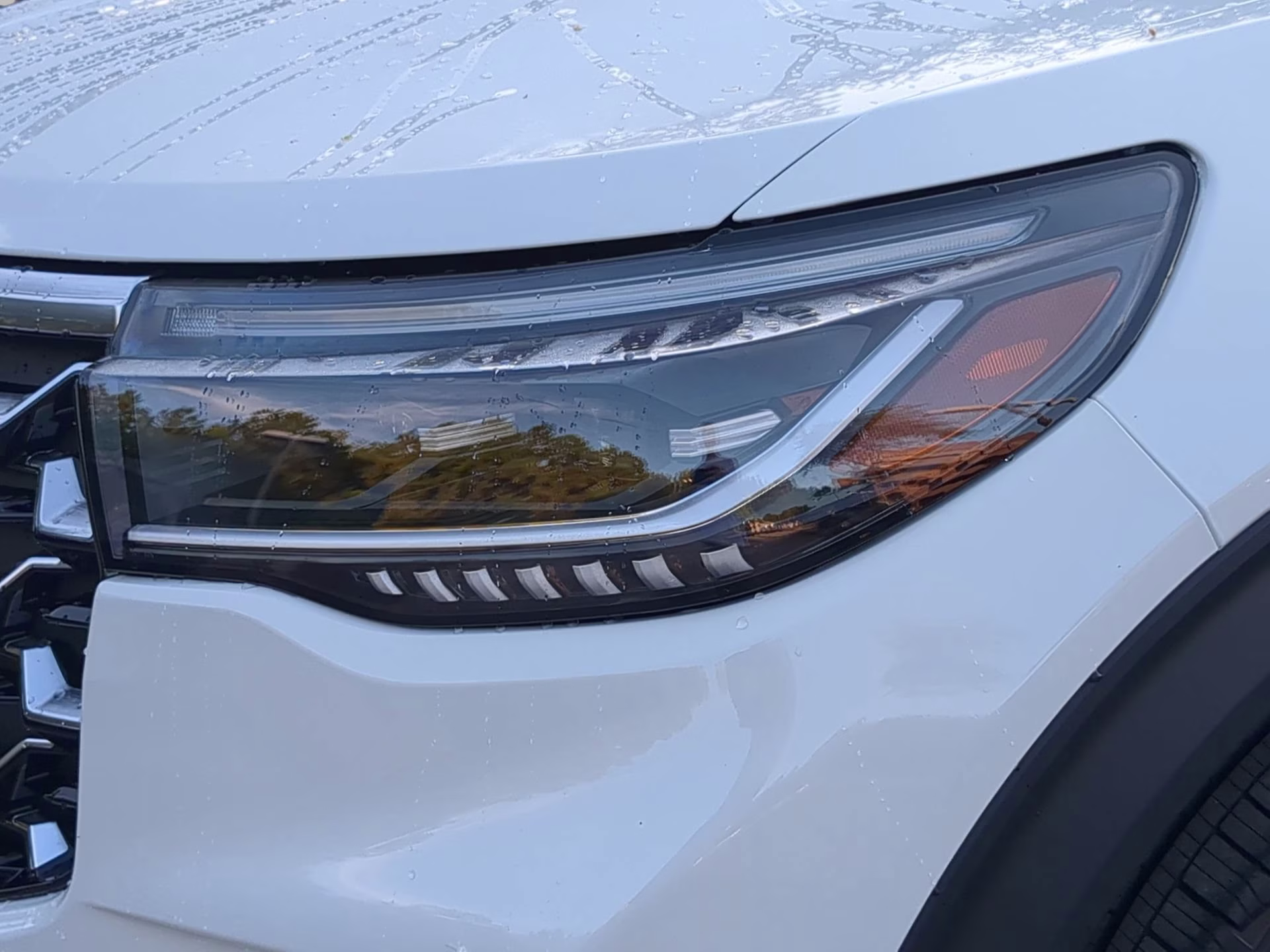 2026 Space White Metallic Ford Explorer Platinum RWD SUV