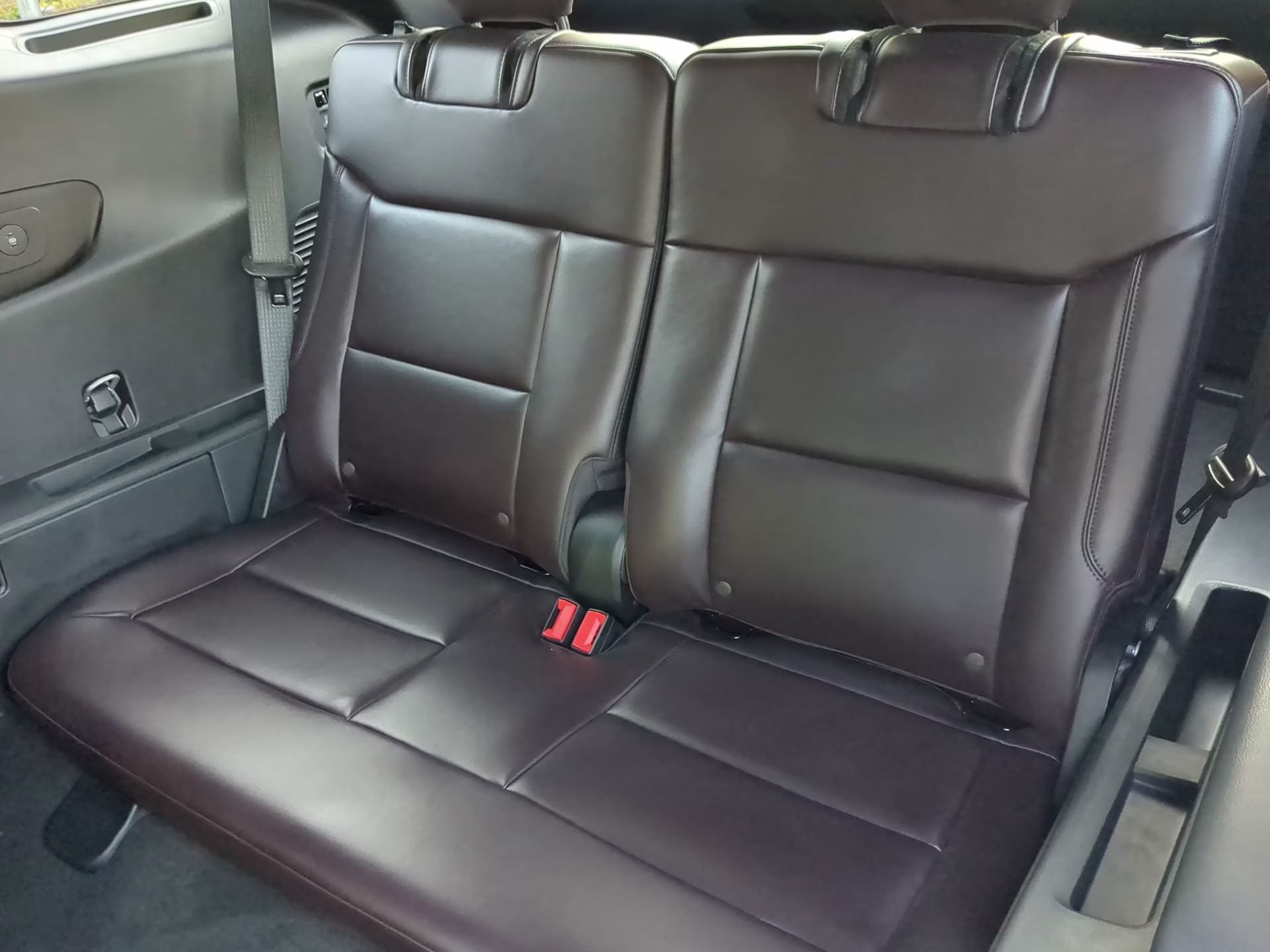 2026 Space White Metallic Ford Explorer Platinum RWD SUV