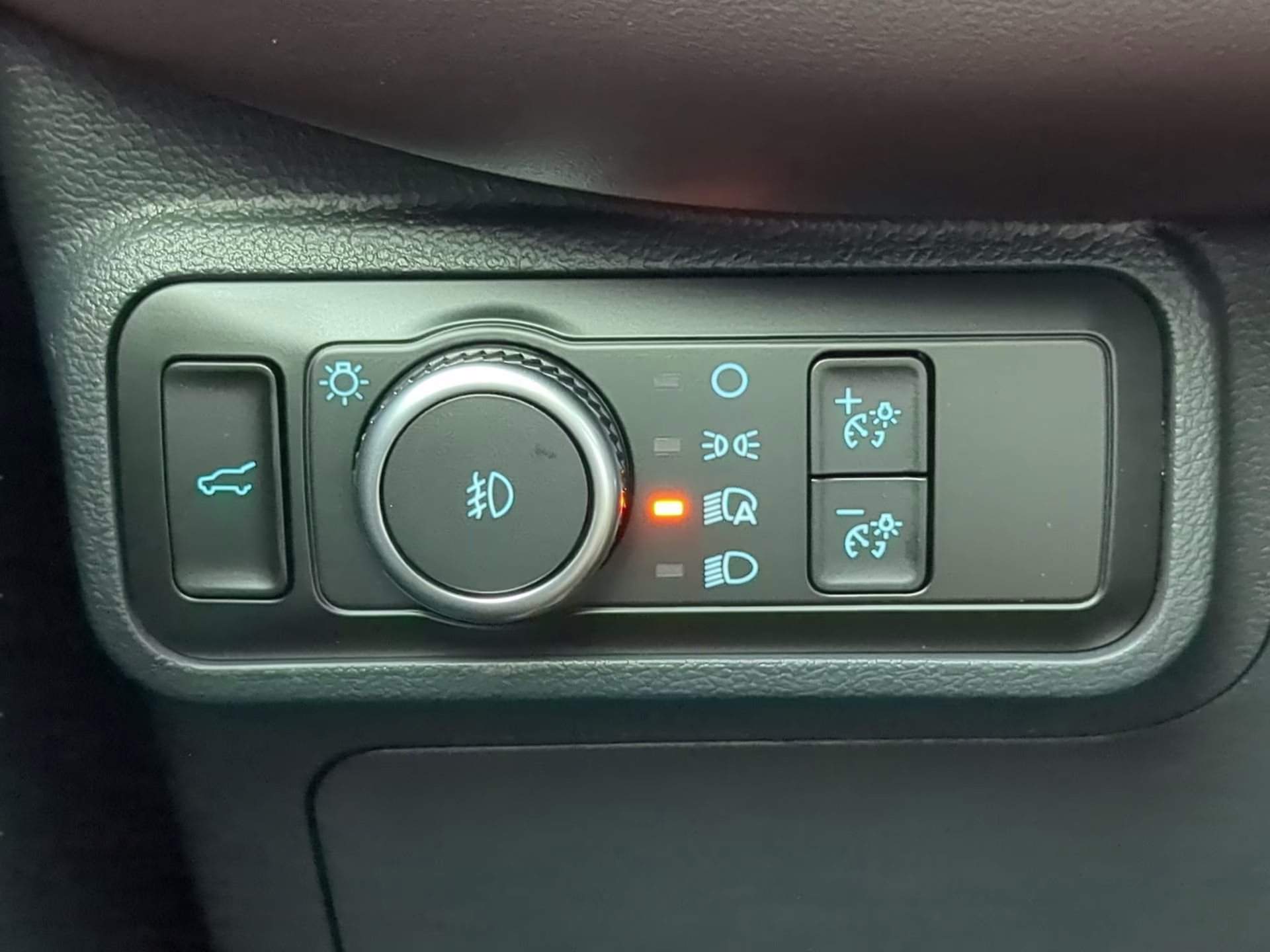 2026 Space White Metallic Ford Explorer Platinum RWD SUV