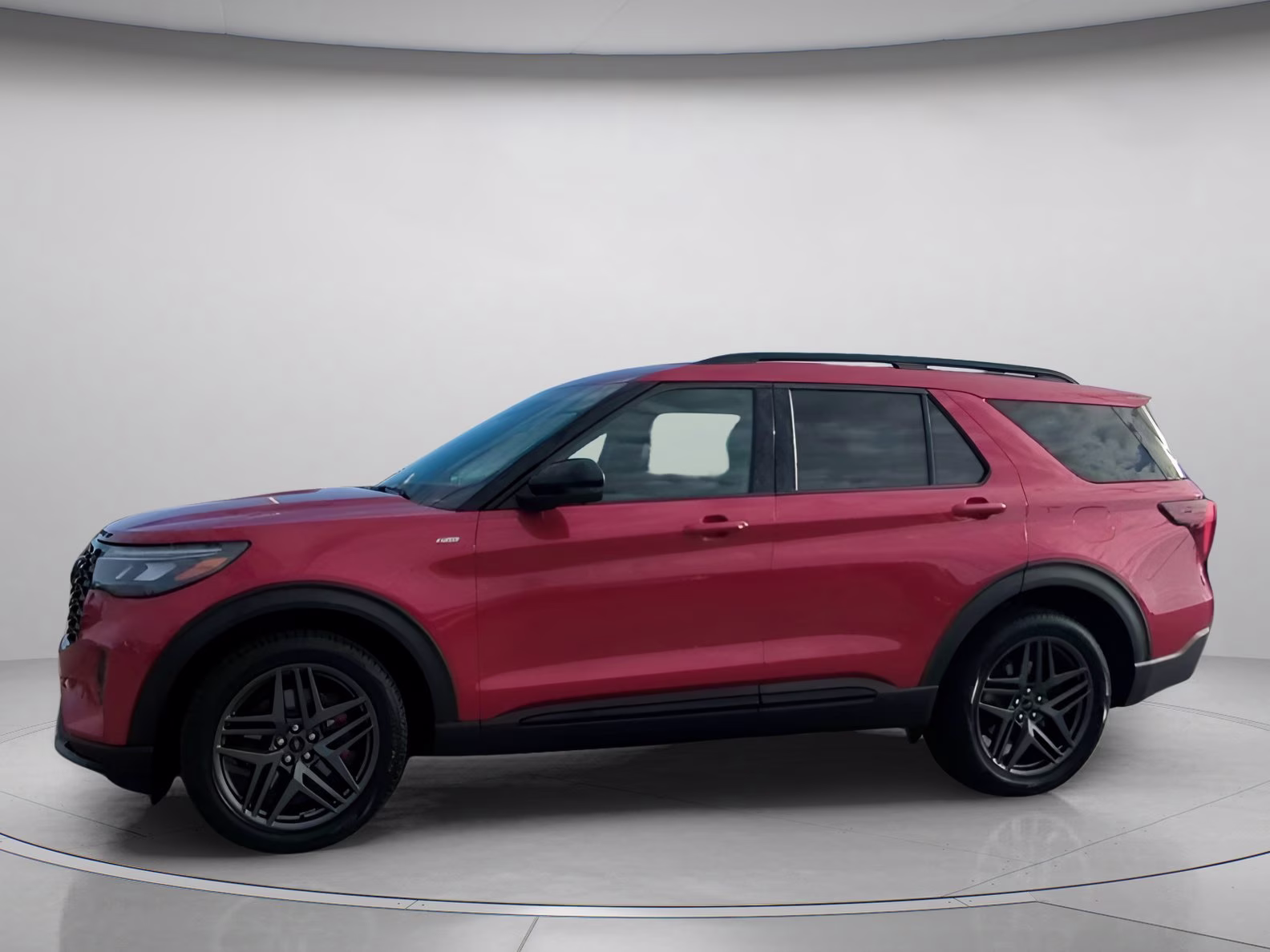 2026 Rapid Red Metallic Tinted Clearcoat Ford Explorer ST-Line RWD SUV