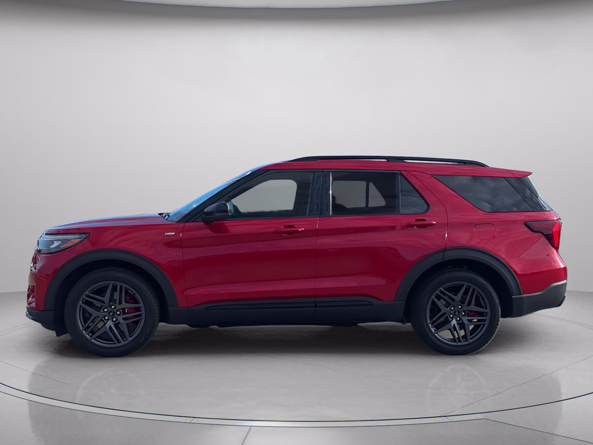 2026 Rapid Red Metallic Tinted Clearcoat Ford Explorer ST-Line RWD SUV
