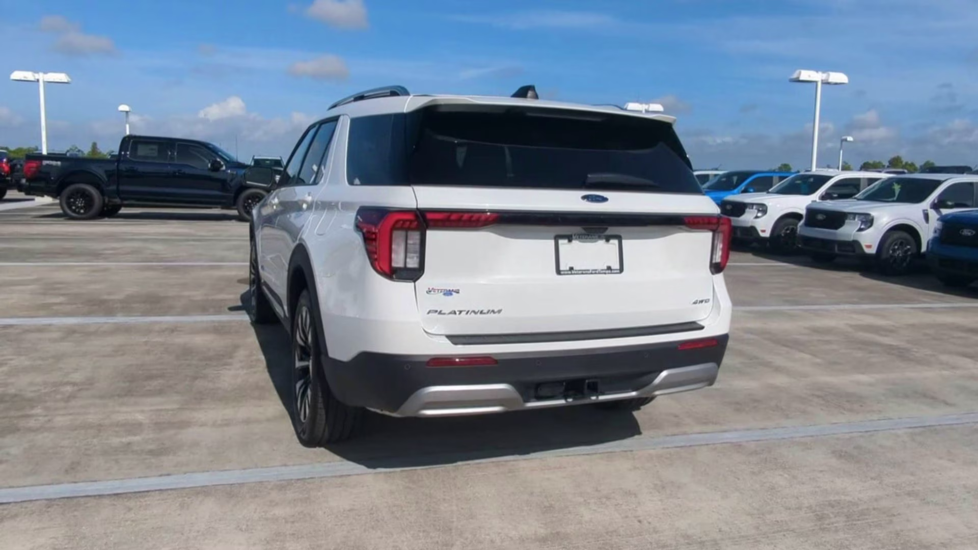 2026 Star White Metallic Tri-Coat Ford Explorer Platinum 4X4 SUV
