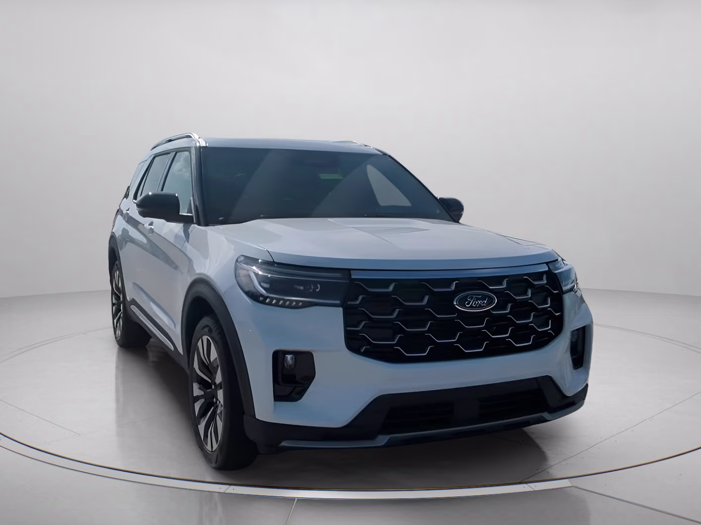 2026 Star White Metallic Tri-Coat Ford Explorer Platinum 4X4 SUV