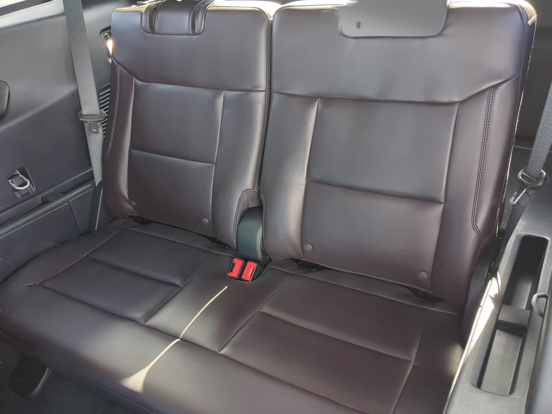 2026 Star White Metallic Tri-Coat Ford Explorer Platinum 4X4 SUV