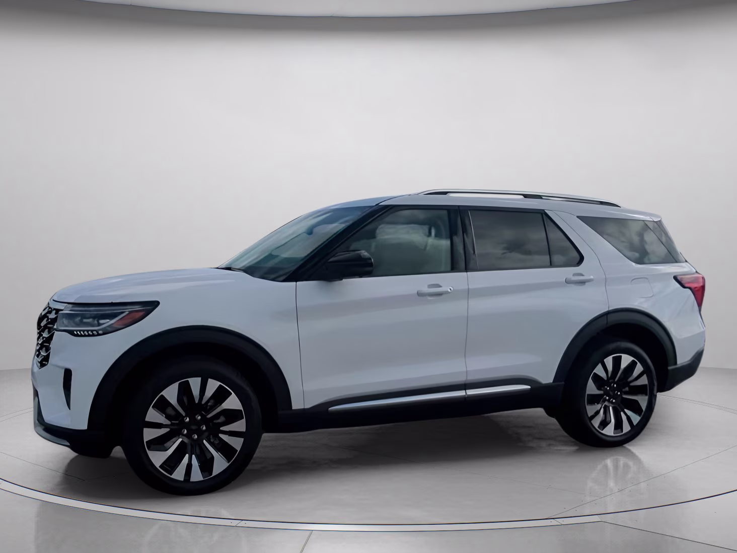 2026 Star White Metallic Tri-Coat Ford Explorer Platinum 4X4 SUV