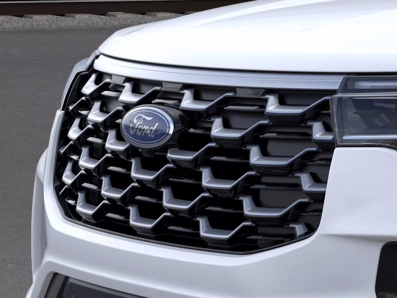 2026 Star White Metallic Tri-Coat Ford Explorer Platinum 4X4 SUV