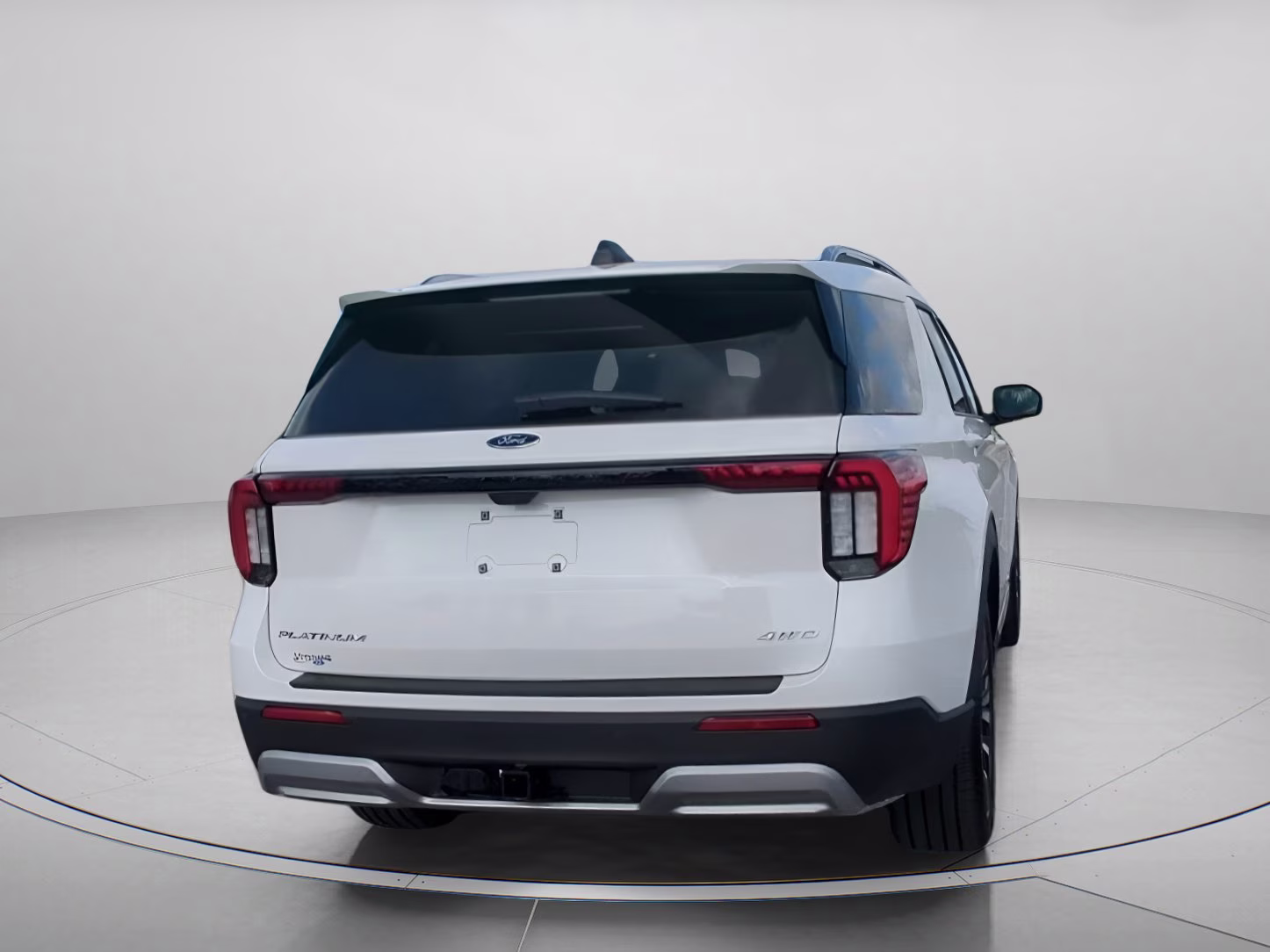 2026 Star White Metallic Tri-Coat Ford Explorer Platinum 4X4 SUV
