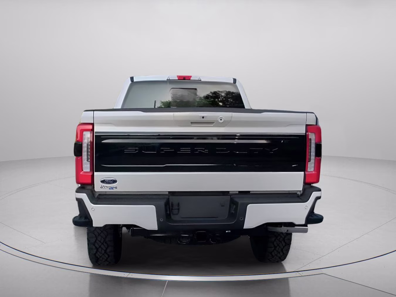 2026 Star White Metallic Tri-Coat Ford Super Duty F-250 SRW Platinum Crew Cab Pickup 4X4 Truck