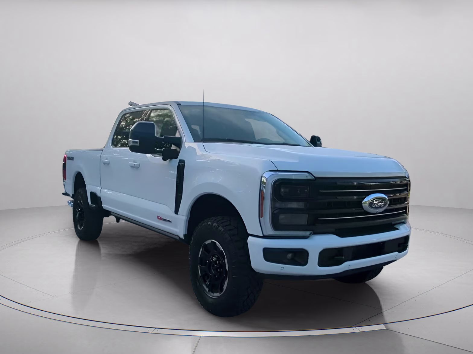 2026 Star White Metallic Tri-Coat Ford Super Duty F-250 SRW Platinum Crew Cab Pickup 4X4 Truck