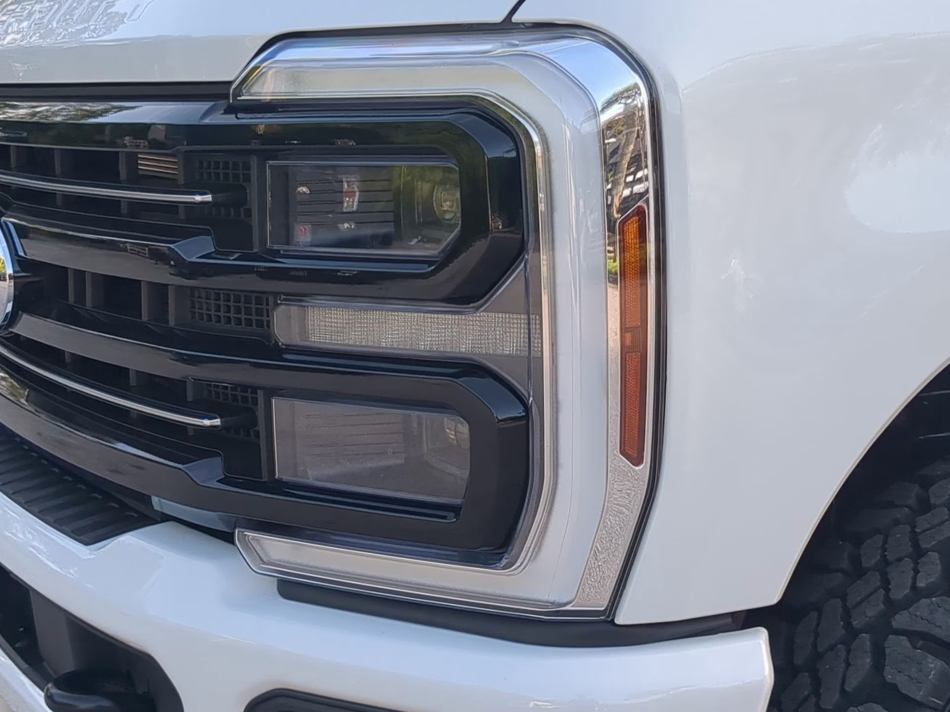 2026 Star White Metallic Tri-Coat Ford Super Duty F-250 SRW Platinum Crew Cab Pickup 4X4 Truck