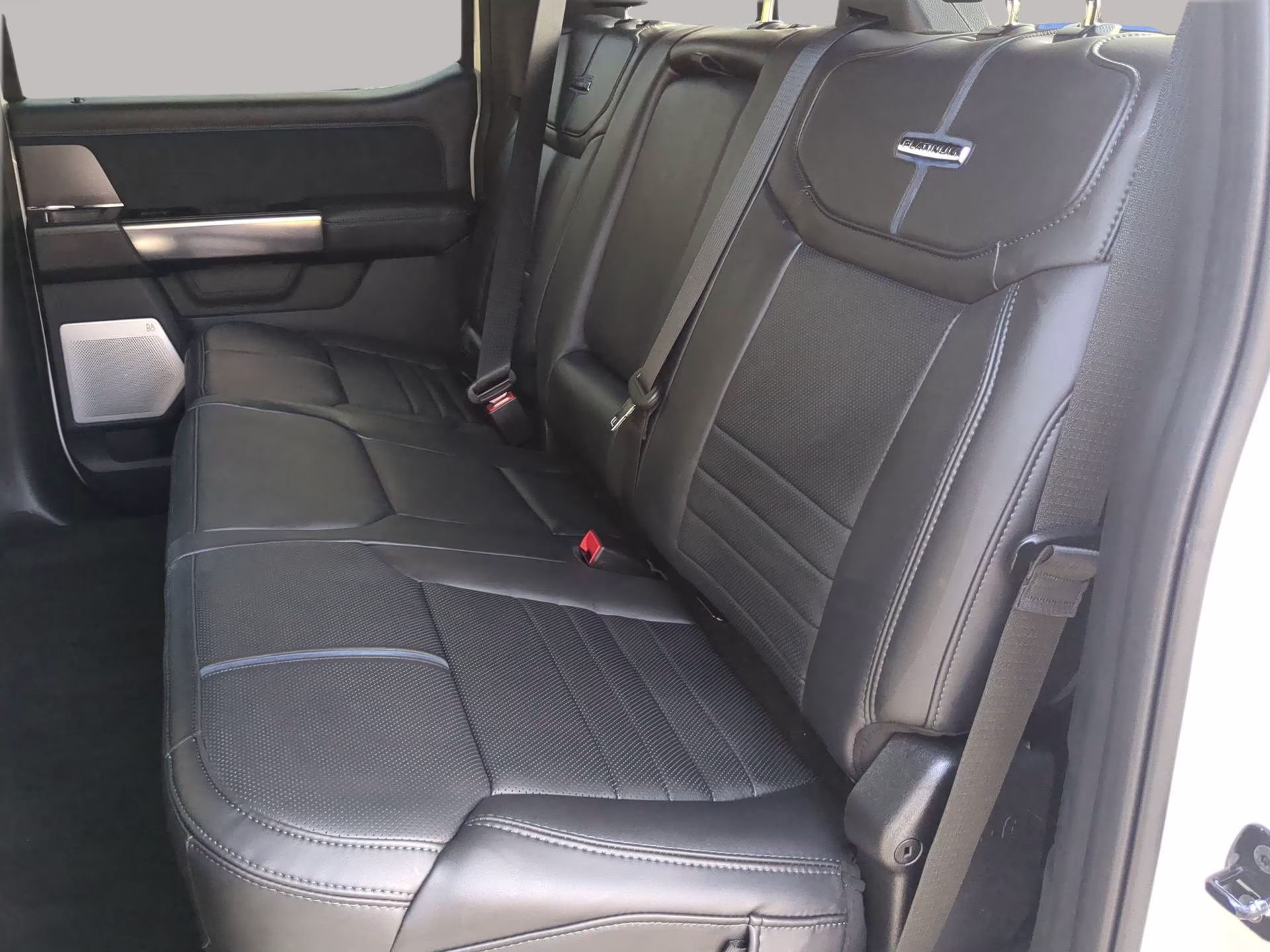2026 Star White Metallic Tri-Coat Ford Super Duty F-250 SRW Platinum Crew Cab Pickup 4X4 Truck