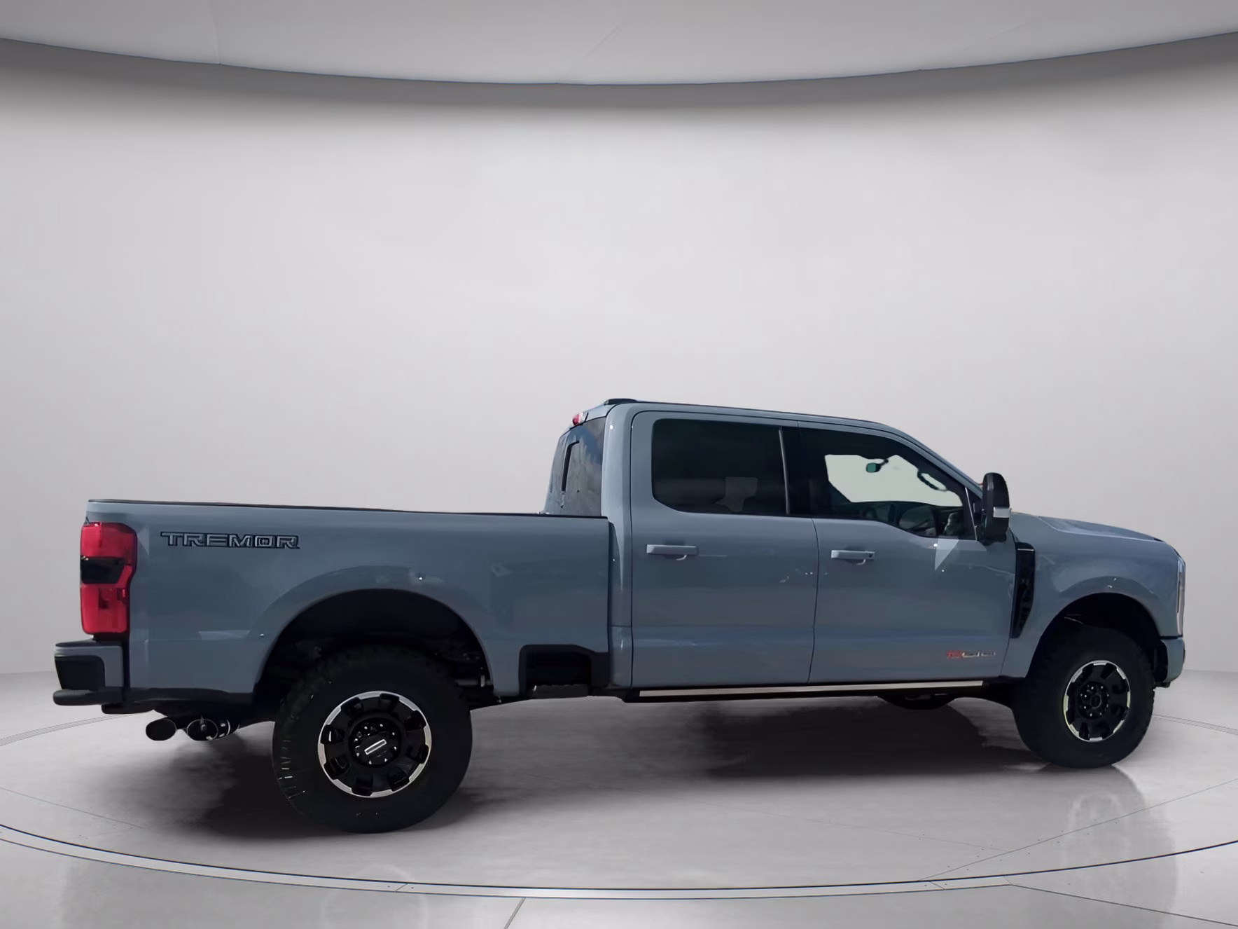 2026 Glacier Gray Metallic Tri-Coat Ford Super Duty F-250 SRW Platinum Crew Cab Pickup 4X4 Truck