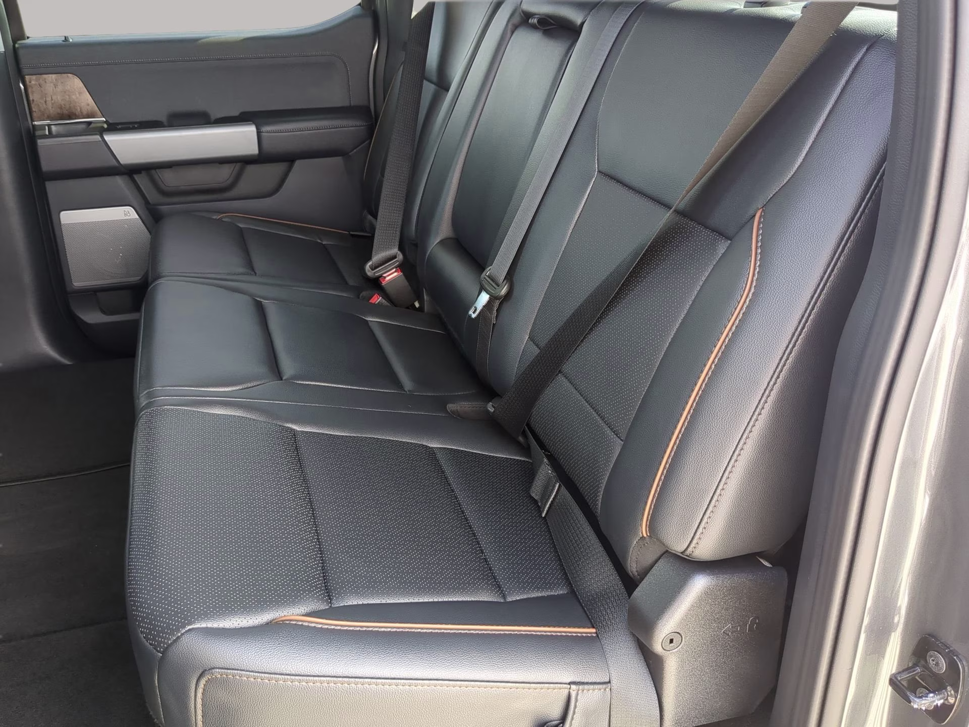 2026 Carbonized Gray Metallic Ford Super Duty F-250 SRW LARIAT Crew Cab Pickup 4X4 Truck
