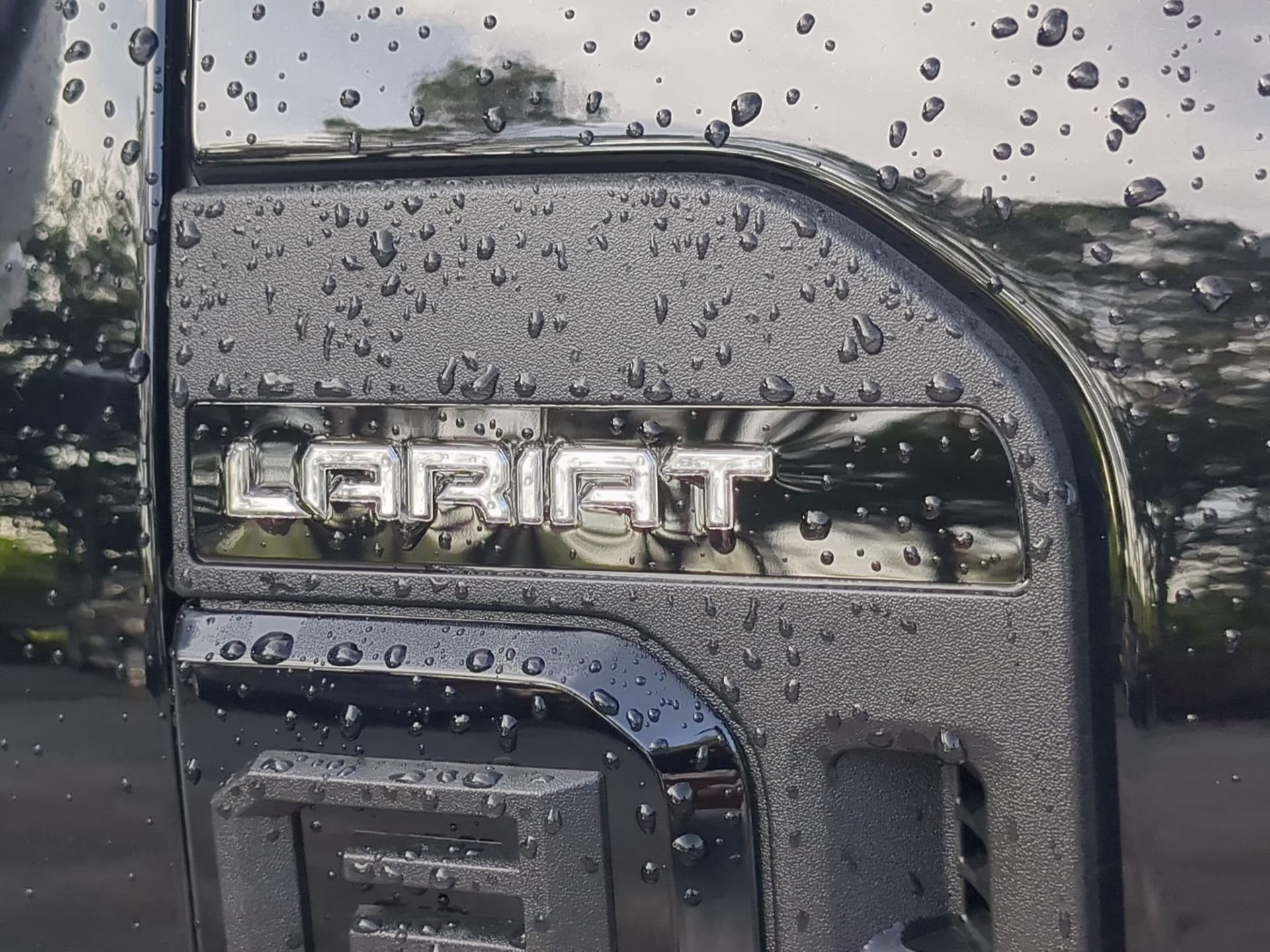 2026 Agate Black Metallic Ford Super Duty F-250 SRW LARIAT Crew Cab Pickup 4X4 Truck