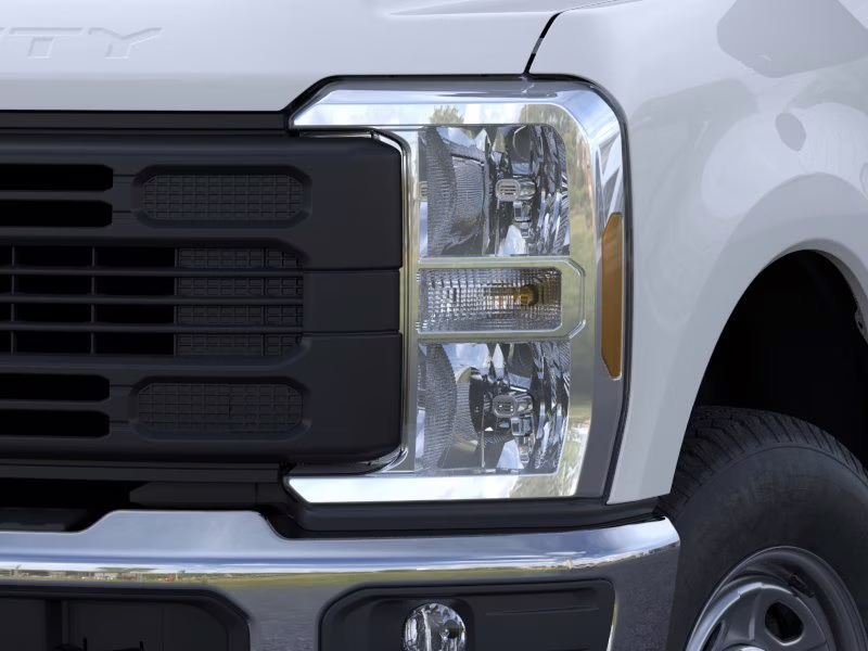 2026 Oxford White Ford Super Duty F-350 SRW XL Crew Cab Pickup 4X4 Truck