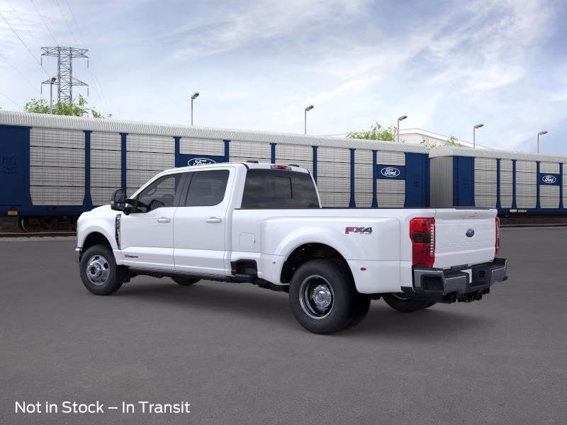 2026 Star White Metallic Tri-Coat Ford Super Duty F-350 DRW LARIAT Crew Cab Pickup 4X4 Truck