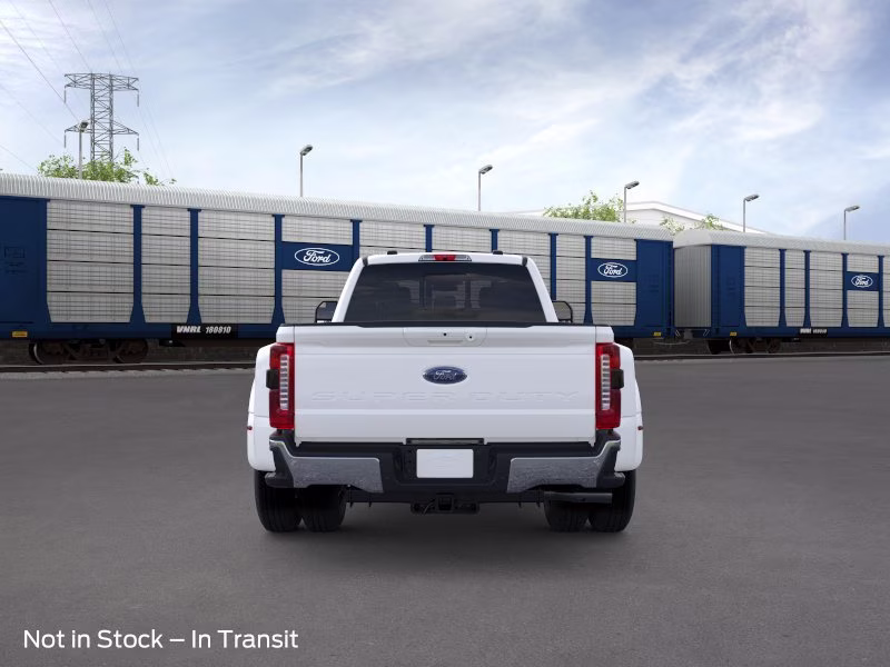 2026 Star White Metallic Tri-Coat Ford Super Duty F-350 DRW LARIAT Crew Cab Pickup 4X4 Truck