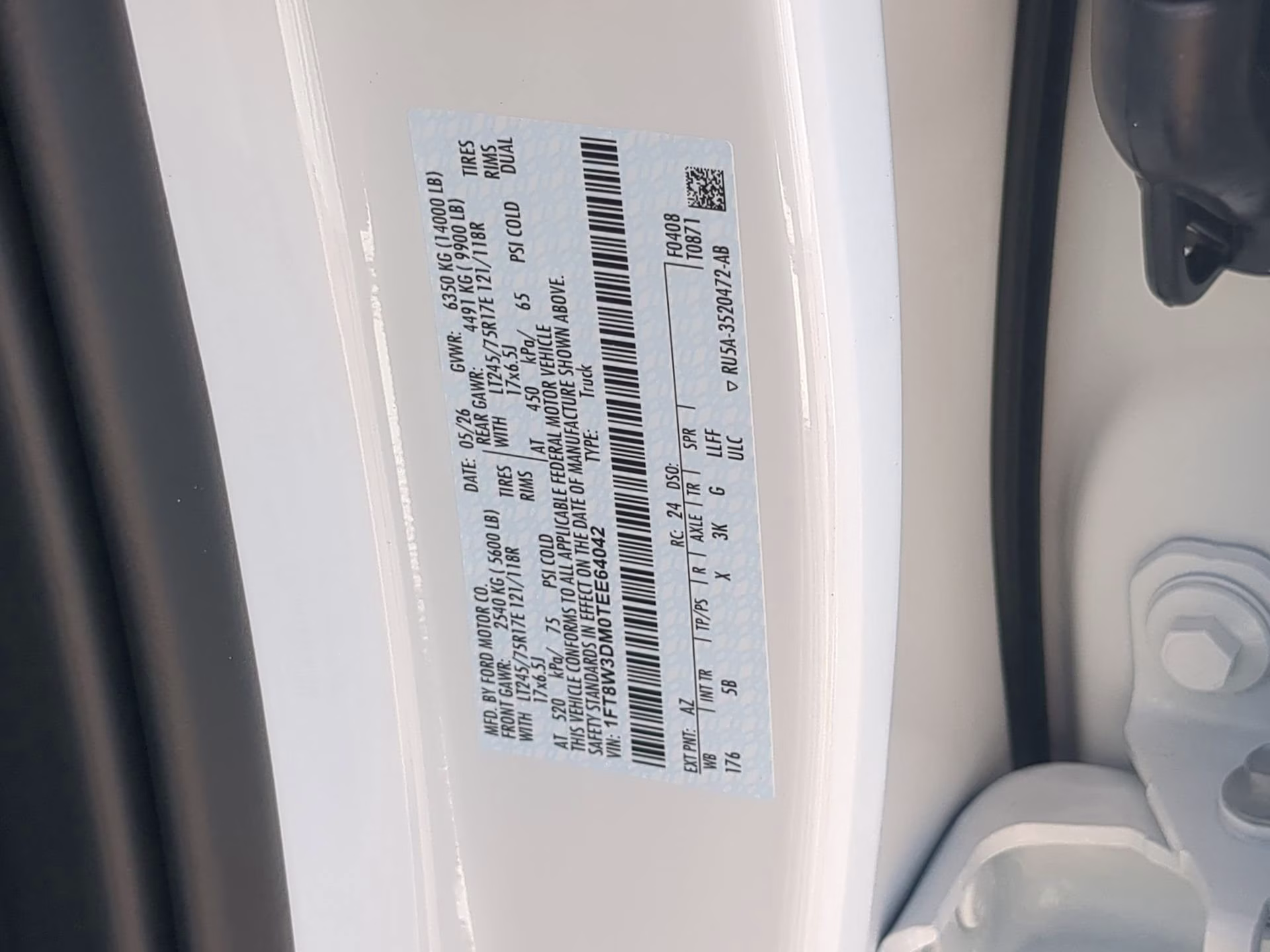 2026 Star White Metallic Tri-Coat Ford Super Duty F-350 DRW LARIAT Crew Cab Pickup 4X4 Truck