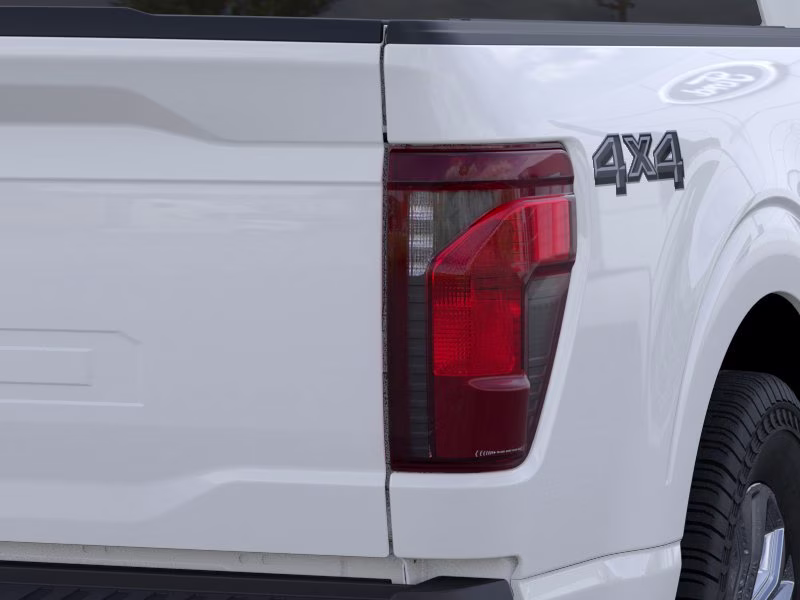 2026 Oxford White Ford F-150 XLT Crew Cab Pickup 4X4 Truck