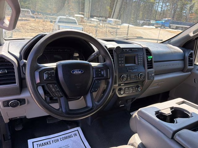 2017 Oxford White Ford Super Duty F-550 DRW XL 4X4 Chassis