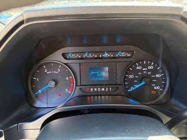 2017 Oxford White Ford Super Duty F-550 DRW XL 4X4 Chassis