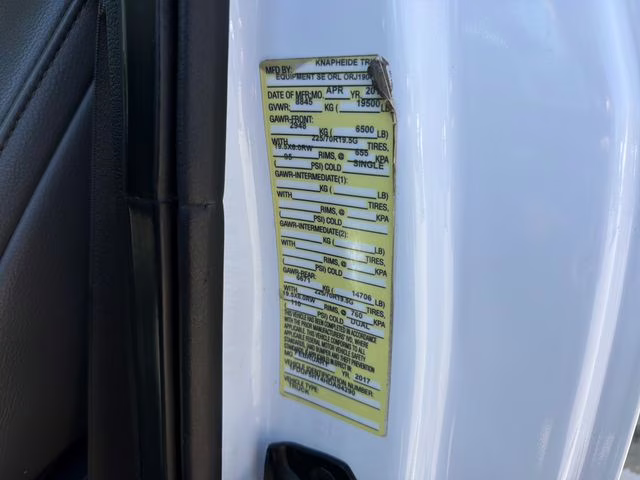 2017 Oxford White Ford Super Duty F-550 DRW XL 4X4 Chassis