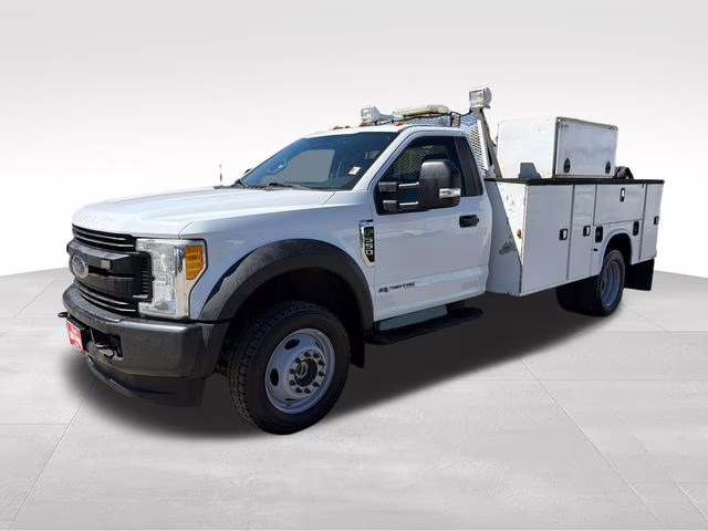 2017 Oxford White Ford Super Duty F-550 DRW XL 4X4 Chassis